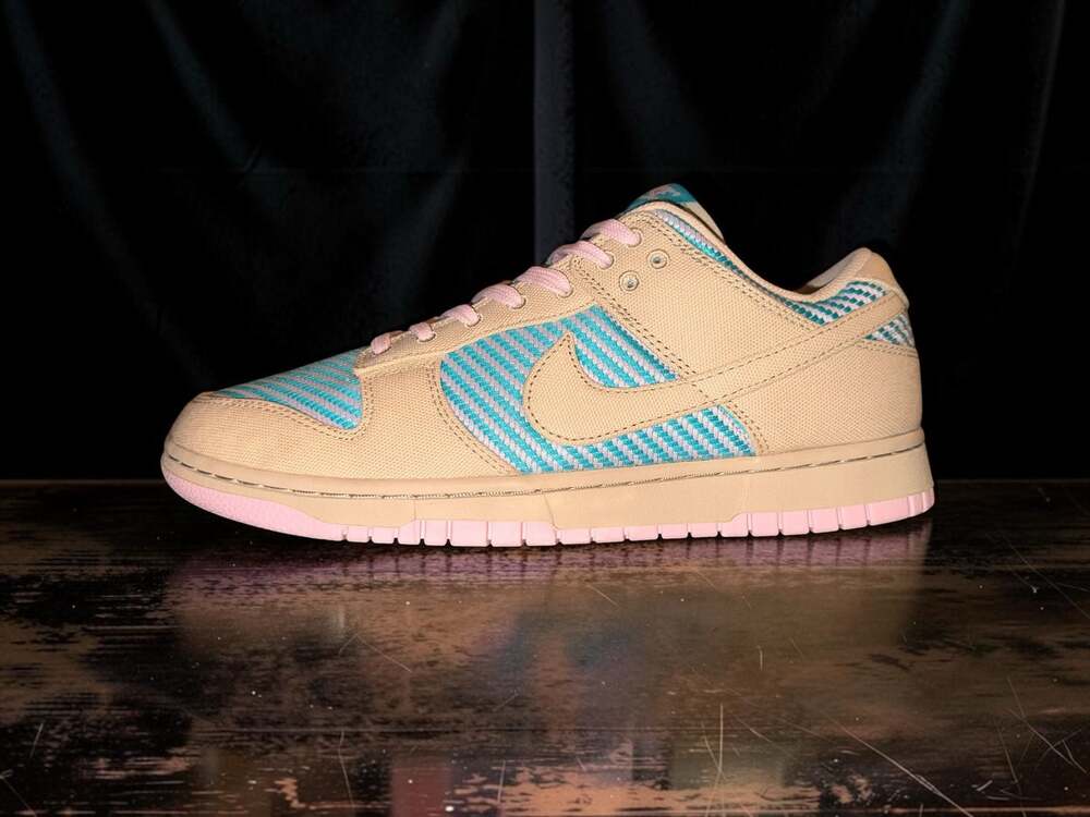 Nike Women's Dunk Low 'Heat Wave' (HF5077-902)